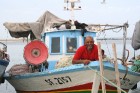 Ieskaties Tunisijas zvejnieku ostas ikdienā Ieskaties Tunisijas zvejnieku ostas ikdienā