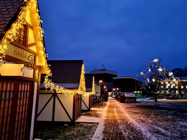 Vidzemes pilsēta Valmiera pošas Ziemassvētkiem. Foto: Valmieras pilsētas pašvaldība un Vija Zvejniece Vidzemes pilsēta Valmiera pošas Ziemassvētkiem. Foto: Valmieras pilsētas pašvaldība un Vija Zvejniece 295651