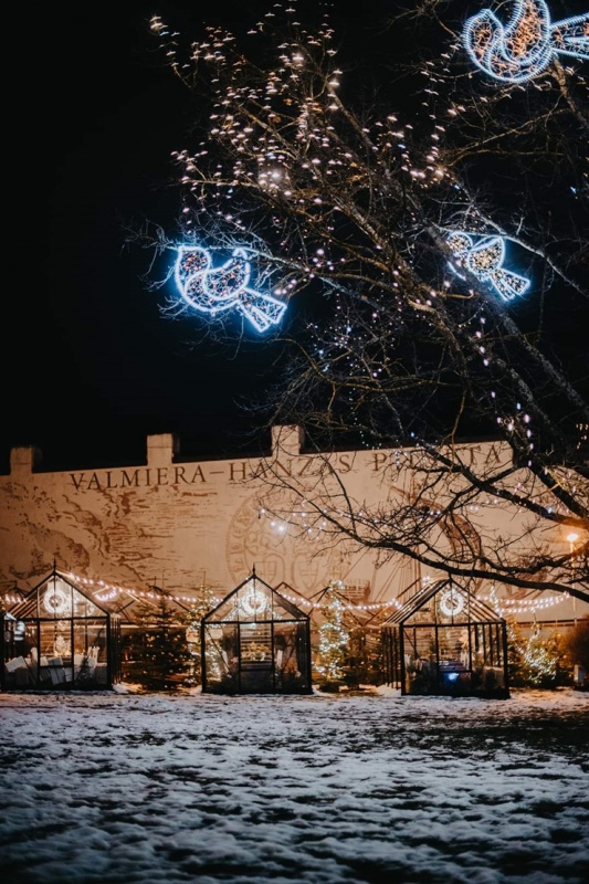 Vidzemes pilsēta Valmiera pošas Ziemassvētkiem. Foto: Valmieras pilsētas pašvaldība un Vija Zvejniece Vidzemes pilsēta Valmiera pošas Ziemassvētkiem. Foto: Valmieras pilsētas pašvaldība un Vija Zvejniece 295654