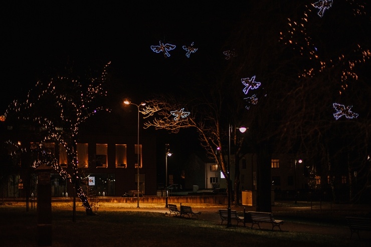 Vidzemes pilsēta Valmiera pošas Ziemassvētkiem. Foto: Valmieras pilsētas pašvaldība un Vija Zvejniece Vidzemes pilsēta Valmiera pošas Ziemassvētkiem. Foto: Valmieras pilsētas pašvaldība un Vija Zvejniece 295655