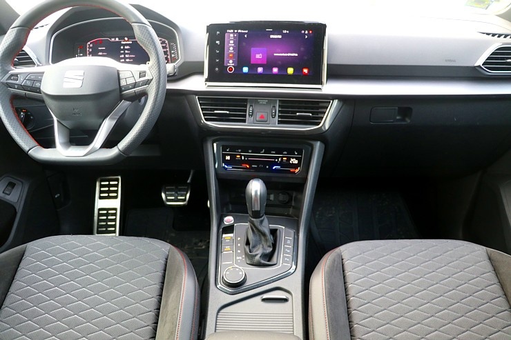 Travelnews.lv ar jauno «Seat Tarraco FR 1.5 TSI» apceļo Siguldu, Turaidu, Lielvārdi un Doles salu Travelnews.lv ar jauno «Seat Tarraco FR 1.5 TSI» apceļo Siguldu, Turaidu, Lielvārdi un Doles salu 296400
