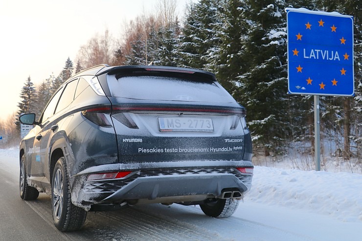 Travelnews.lv ar jauno «Hyundai Tucson» apceļo Api, Raganu klintis un Latvijas robežpunktu ar Igauniju Travelnews.lv ar jauno «Hyundai Tucson» apceļo Api, Raganu klintis un Latvijas robežpunktu ar Igauniju 296748