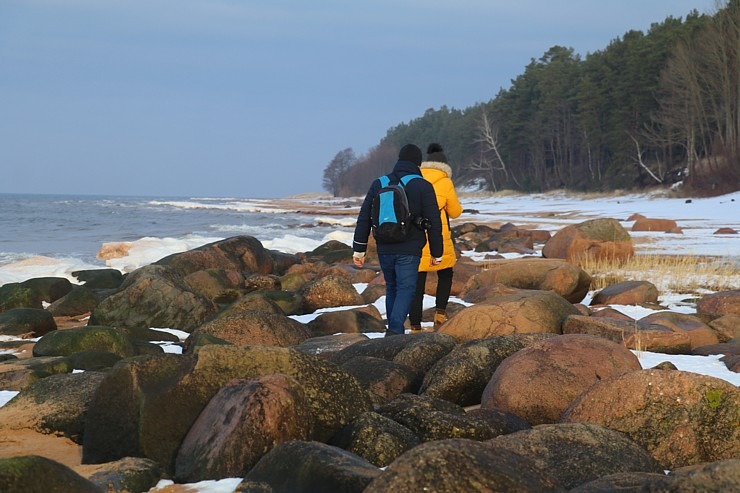 Pārgājiena maršrutā Tūja - Ķurmrags - Veczemju klintis dodas Travelnews.lv redakcija 297011