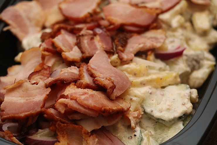 Travelnews.lv apceļo Latviju un cenšas noēst restorāna «Hercogs Mārupe» 90 eiro vērto «Brīvdienu kasti» Travelnews.lv apceļo Latviju un cenšas noēst restorāna «Hercogs Mārupe» 90 eiro vērto «Brīvdienu kasti» 297236