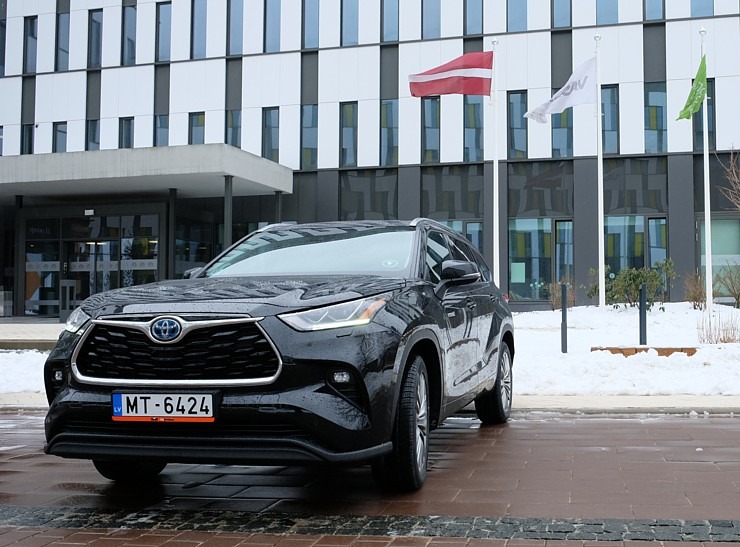 «Sixt Latvija» saņem jaunas «Amserv Motors» automašīnas «Toyota Highlander 2.5 Hybrid AWD Executive» «Sixt Latvija» saņem jaunas «Amserv Motors» automašīnas «Toyota Highlander 2.5 Hybrid AWD Executive» 298504