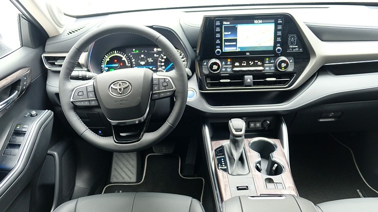 «Sixt Latvija» saņem jaunas «Amserv Motors» automašīnas «Toyota Highlander 2.5 Hybrid AWD Executive» «Sixt Latvija» saņem jaunas «Amserv Motors» automašīnas «Toyota Highlander 2.5 Hybrid AWD Executive» 298493