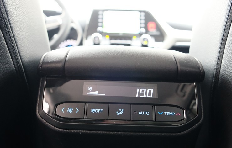 «Sixt Latvija» saņem jaunas «Amserv Motors» automašīnas «Toyota Highlander 2.5 Hybrid AWD Executive» «Sixt Latvija» saņem jaunas «Amserv Motors» automašīnas «Toyota Highlander 2.5 Hybrid AWD Executive» 298494