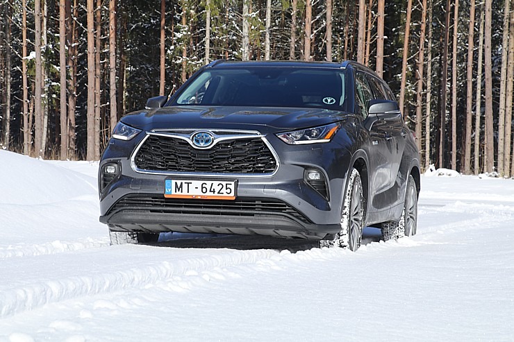 Sadarbībā ar auto nomu «Sixt Latvija» izbaudam ceļojumu ar «Toyota Highlander 2.5 Hybrid AWD Executive» Sadarbībā ar auto nomu «Sixt Latvija» izbaudam ceļojumu ar «Toyota Highlander 2.5 Hybrid AWD Executive» 298743
