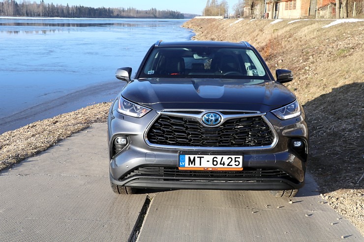 Sadarbībā ar auto nomu «Sixt Latvija» izbaudam ceļojumu ar «Toyota Highlander 2.5 Hybrid AWD Executive» Sadarbībā ar auto nomu «Sixt Latvija» izbaudam ceļojumu ar «Toyota Highlander 2.5 Hybrid AWD Executive» 298753