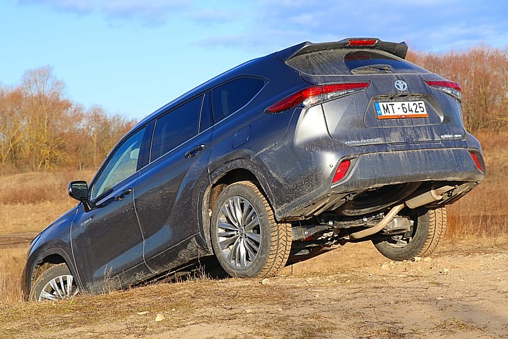 Sadarbībā ar auto nomu «Sixt Latvija» izbaudam ceļojumu ar «Toyota Highlander 2.5 Hybrid AWD Executive» Sadarbībā ar auto nomu «Sixt Latvija» izbaudam ceļojumu ar «Toyota Highlander 2.5 Hybrid AWD Executive» 298757