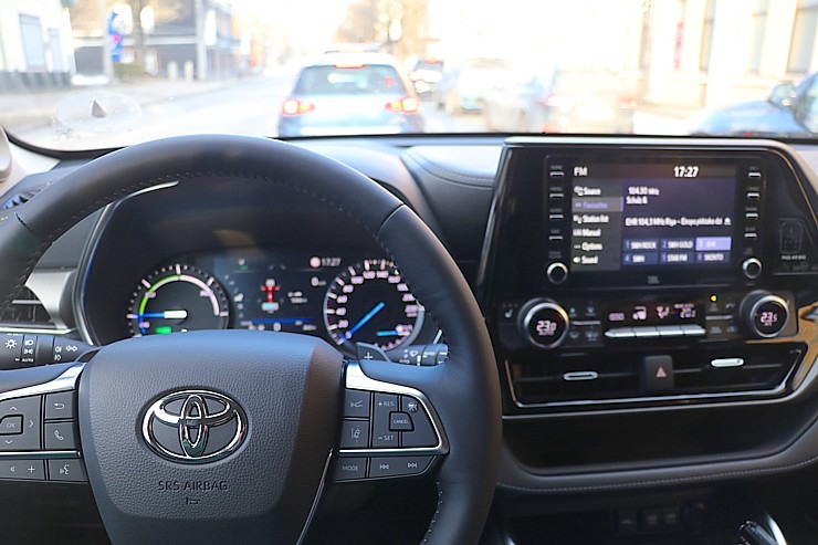 Sadarbībā ar auto nomu «Sixt Latvija» izbaudam ceļojumu ar «Toyota Highlander 2.5 Hybrid AWD Executive» Sadarbībā ar auto nomu «Sixt Latvija» izbaudam ceļojumu ar «Toyota Highlander 2.5 Hybrid AWD Executive» 298762