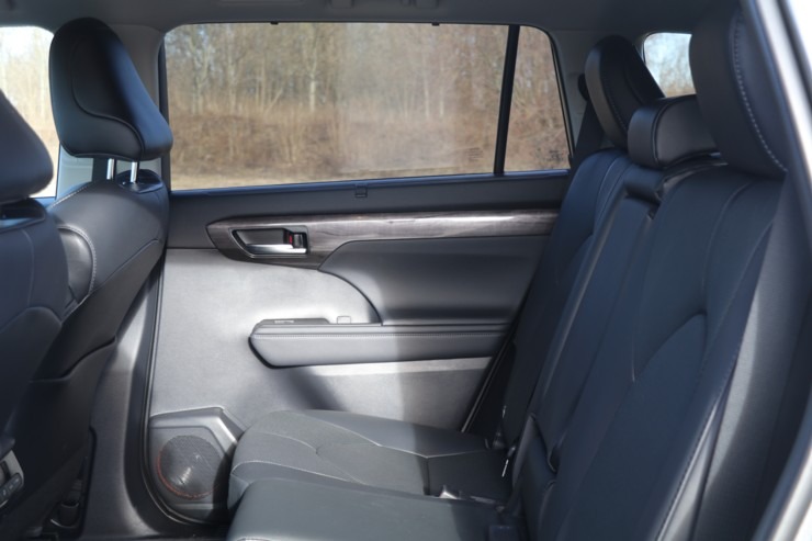 Sadarbībā ar auto nomu «Sixt Latvija» izbaudam ceļojumu ar «Toyota Highlander 2.5 Hybrid AWD Executive» Sadarbībā ar auto nomu «Sixt Latvija» izbaudam ceļojumu ar «Toyota Highlander 2.5 Hybrid AWD Executive» 298766