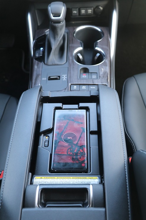 Sadarbībā ar auto nomu «Sixt Latvija» izbaudam ceļojumu ar «Toyota Highlander 2.5 Hybrid AWD Executive» Sadarbībā ar auto nomu «Sixt Latvija» izbaudam ceļojumu ar «Toyota Highlander 2.5 Hybrid AWD Executive» 298767