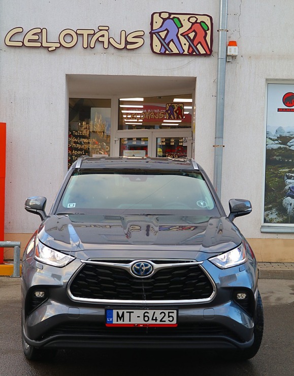 Sadarbībā ar auto nomu «Sixt Latvija» izbaudam ceļojumu ar «Toyota Highlander 2.5 Hybrid AWD Executive» Sadarbībā ar auto nomu «Sixt Latvija» izbaudam ceļojumu ar «Toyota Highlander 2.5 Hybrid AWD Executive» 298779