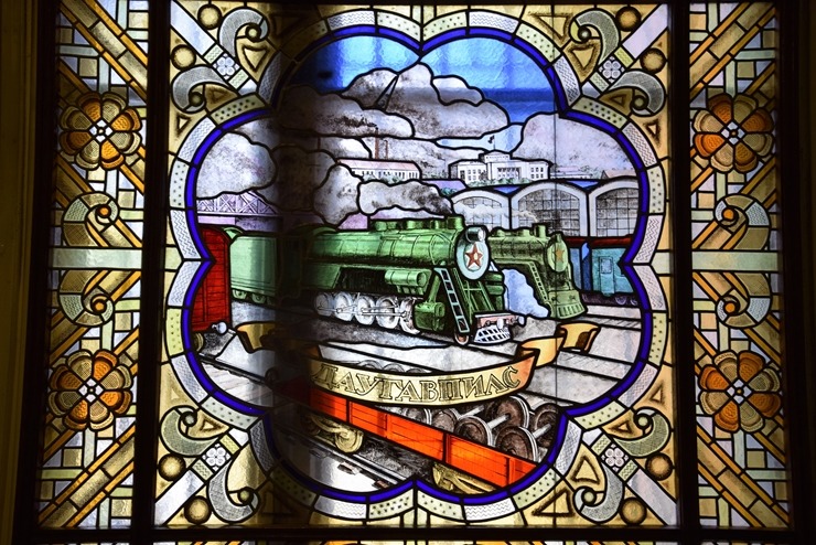  299601