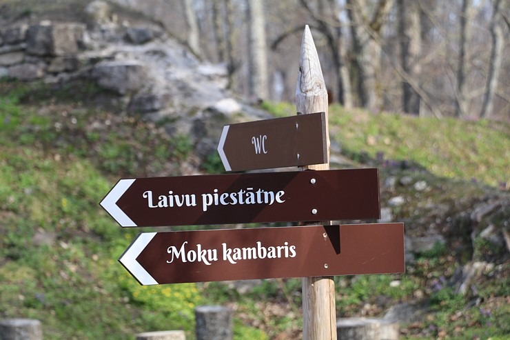 Travelnews.lv ar «Škoda Latvija» atbalstu apmeklē Kokneses pilsdrupas 299985