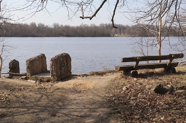 Kokneses parks starp Pērses un Daugavas krastiem ir burvīga atpūtas un pastaigu vieta 300080