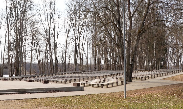 Kokneses parks starp Pērses un Daugavas krastiem ir burvīga atpūtas un pastaigu vieta 300082