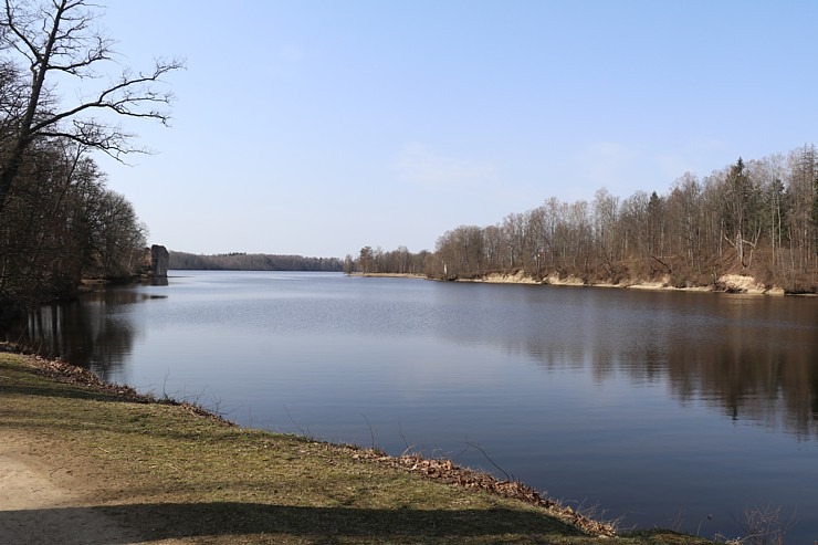 Kokneses parks starp Pērses un Daugavas krastiem ir burvīga atpūtas un pastaigu vieta 300060