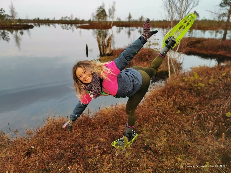 Advaitaadventures.lv: Piedzīvo saullēktu purva gājienā ar purva kurpēm 300320