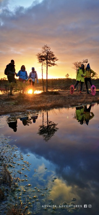 Advaitaadventures.lv: Piedzīvo saullēktu purva gājienā ar purva kurpēm 300305