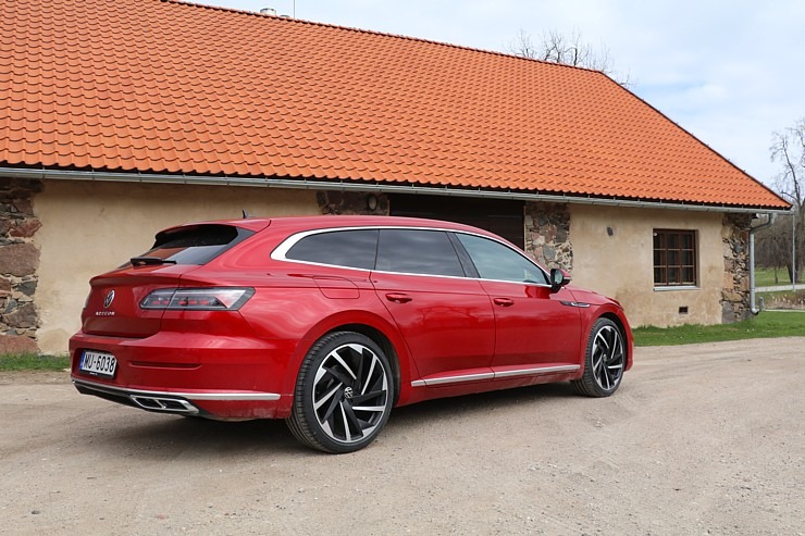 Travelnews.lv apceļo Latviju ar skaisto «Volkswagen Arteon Shooting Brake» 300335