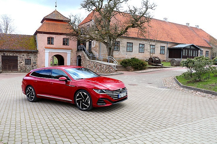 Travelnews.lv apceļo Latviju ar skaisto «Volkswagen Arteon Shooting Brake» 300347