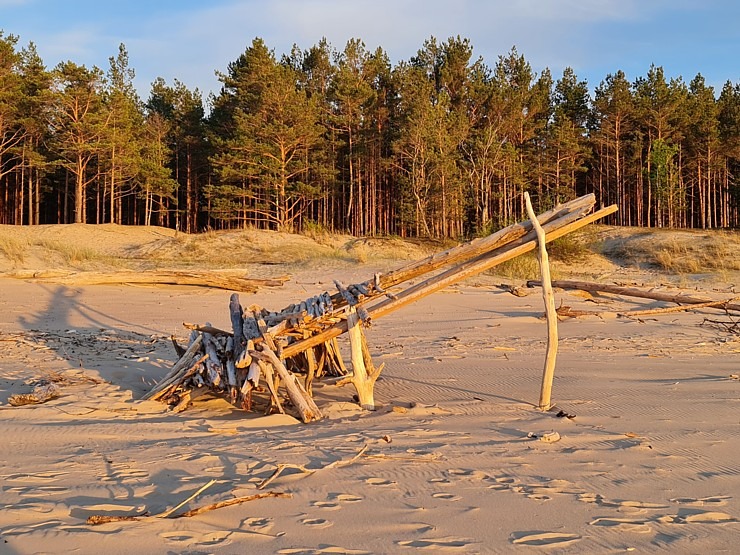 Travelnews.lv pirmo reizi apmeklē Gaujas ietekas labo krastu un Rīgas jūras līča pludmali saulrietā Travelnews.lv pirmo reizi apmeklē Gaujas ietekas labo krastu un Rīgas jūras līča pludmali saulrietā 301308