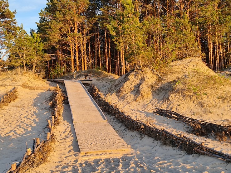 Travelnews.lv pirmo reizi apmeklē Gaujas ietekas labo krastu un Rīgas jūras līča pludmali saulrietā Travelnews.lv pirmo reizi apmeklē Gaujas ietekas labo krastu un Rīgas jūras līča pludmali saulrietā 301319