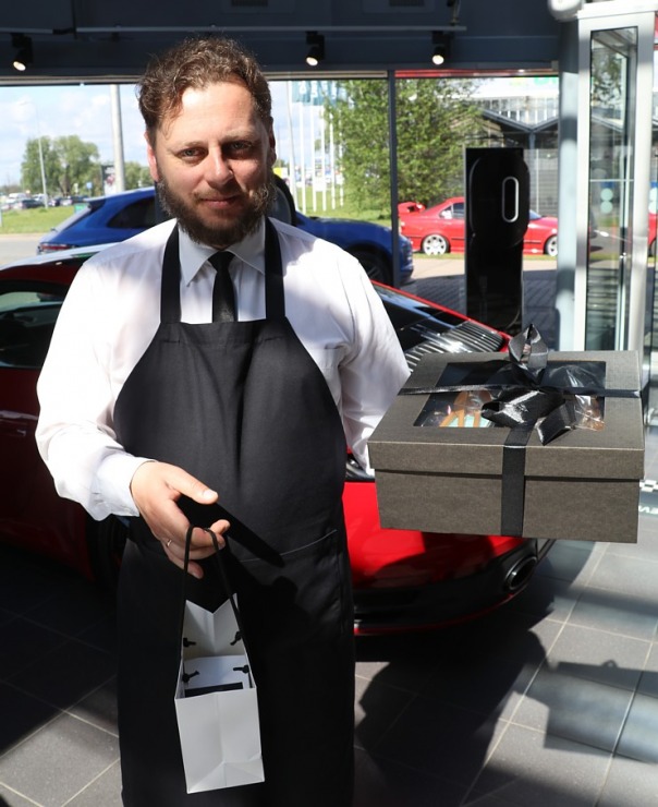 Travelnews.lv ar elektrisko «Porsche Taycan Cross Turismo» dodas Biķernieku sporta trasē un meža bezceļos Travelnews.lv ar elektrisko «Porsche Taycan Cross Turismo» dodas Biķernieku sporta trasē un meža bezceļos 301521
