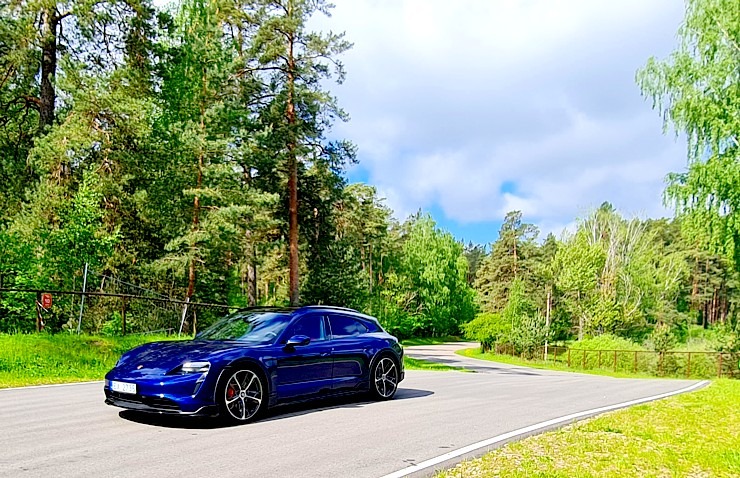 Travelnews.lv ar elektrisko «Porsche Taycan Cross Turismo» dodas Biķernieku sporta trasē un meža bezceļos Travelnews.lv ar elektrisko «Porsche Taycan Cross Turismo» dodas Biķernieku sporta trasē un meža bezceļos 301506