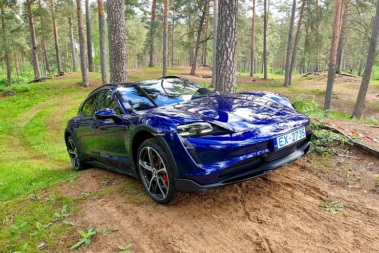 Travelnews.lv ar elektrisko «Porsche Taycan Cross Turismo» dodas Biķernieku sporta trasē un meža bezceļos Travelnews.lv ar elektrisko «Porsche Taycan Cross Turismo» dodas Biķernieku sporta trasē un meža bezceļos 301512