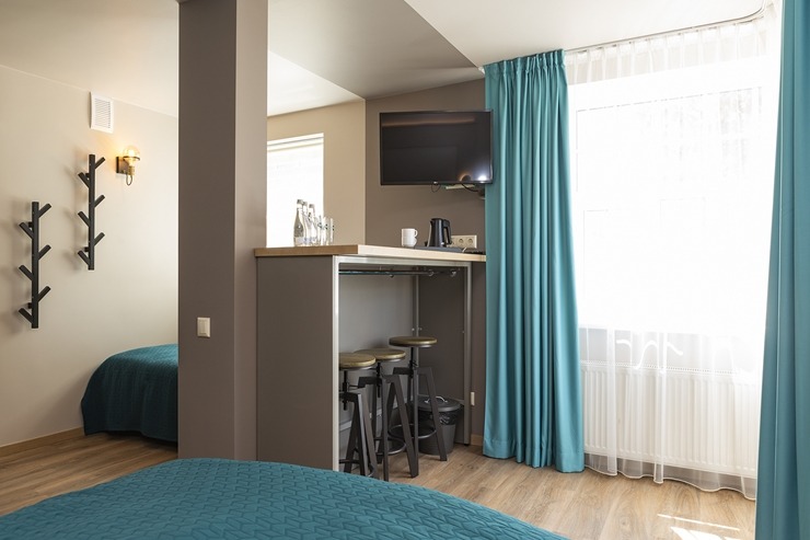Jūrmalā viesi tiek laipni aicināti palikt jaunās un renovētās istabiņās viesnīcā «kurshi hotel&spa» Jūrmalā viesi tiek laipni aicināti palikt jaunās un renovētās istabiņās viesnīcā «kurshi hotel&spa» 302142