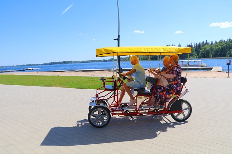 Travelnews.lv ar velorīku izbrauc Pilssalu Alūksnes ezerā, kur atrodas Marienburgas cietokšņa drupas Travelnews.lv ar velorīku izbrauc Pilssalu Alūksnes ezerā, kur atrodas Marienburgas cietokšņa drupas 302470
