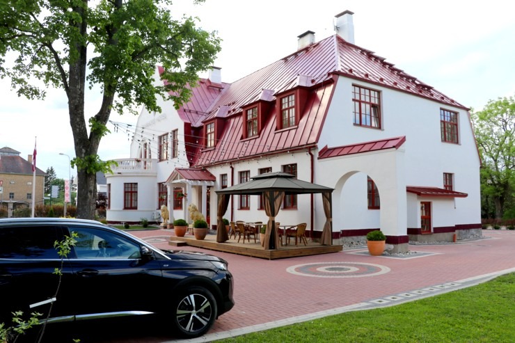 Travelnews.lv nakšņo Alūksnes jaunajā dizaina viesnīcā «Bahnhofs Hotel» 303078