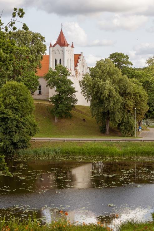 Dienvidkurzemes festivāla “Rimbenieks” vasarīgos koncertus bauda Vecpilī un Aizputē 304352