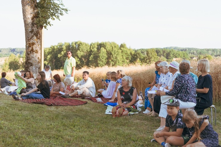 Dienvidkurzemes festivāla “Rimbenieks” vasarīgos koncertus bauda Vecpilī un Aizputē 304354