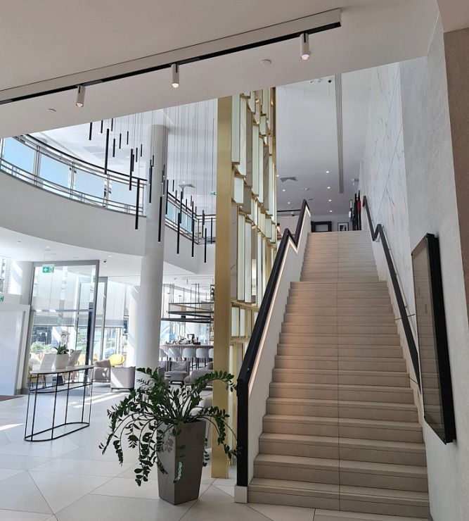 Travelnews.lv ar «AVIS Latvija» apceļo Poliju un izbauda «Radisson Collection Hotel, Warsaw» viesmīlību Travelnews.lv ar «AVIS Latvija» apceļo Poliju un izbauda «Radisson Collection Hotel, Warsaw» viesmīlību 304435