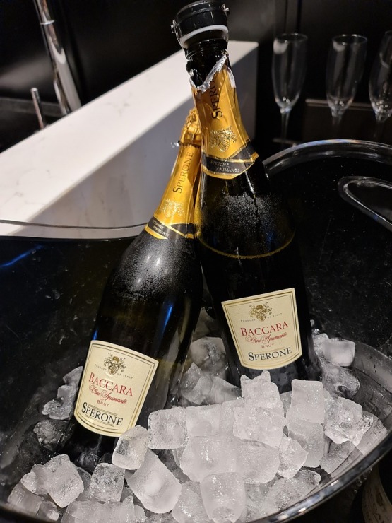 Travelnews.lv ar «AVIS Latvija» apceļo Poliju un izbauda «Radisson Collection Hotel, Warsaw» viesmīlību Travelnews.lv ar «AVIS Latvija» apceļo Poliju un izbauda «Radisson Collection Hotel, Warsaw» viesmīlību 304463