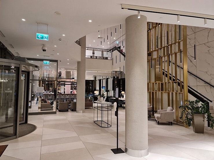 Travelnews.lv ar «AVIS Latvija» apceļo Poliju un izbauda «Radisson Collection Hotel, Warsaw» viesmīlību Travelnews.lv ar «AVIS Latvija» apceļo Poliju un izbauda «Radisson Collection Hotel, Warsaw» viesmīlību 304432