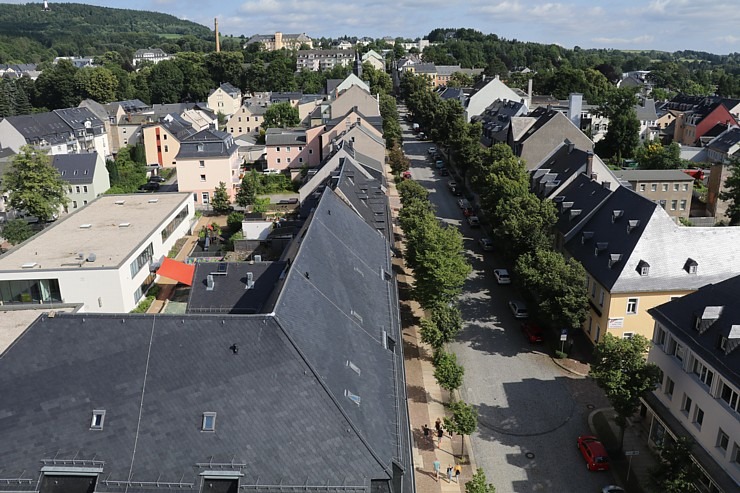 Travelnews.lv apmeklē vienīgo Eiropas ģimeni, kura pastāvīgi dzīvo Annabergas-Buholcas baznīcas tornī 42 metru augstumā Travelnews.lv apmeklē vienīgo Eiropas ģimeni, kura pastāvīgi dzīvo Annabergas-Buholcas baznīcas tornī 42 metru augstumā 304606