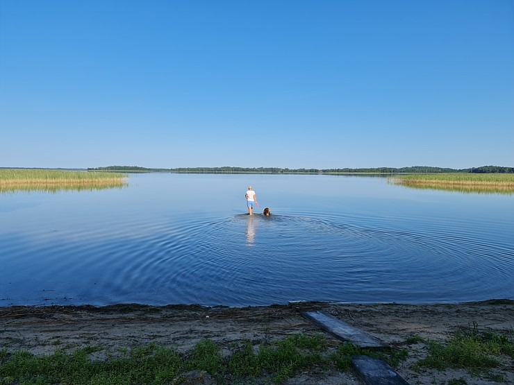 Travelnews.lv izbauda Krāslavas novada viesmīlību, kempingu «Siveri», 1500 lelles un Pauliņa keramiku Travelnews.lv izbauda Krāslavas novada viesmīlību, kempingu «Siveri», 1500 lelles un Pauliņa keramiku 304982