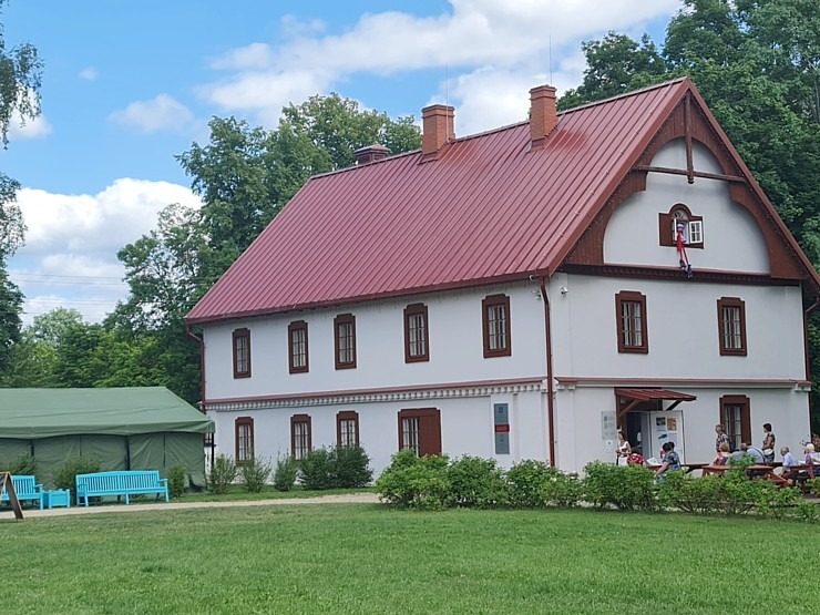 Travelnews.lv izbauda Krāslavas novada viesmīlību, kempingu «Siveri», 1500 lelles un Pauliņa keramiku Travelnews.lv izbauda Krāslavas novada viesmīlību, kempingu «Siveri», 1500 lelles un Pauliņa keramiku 305002