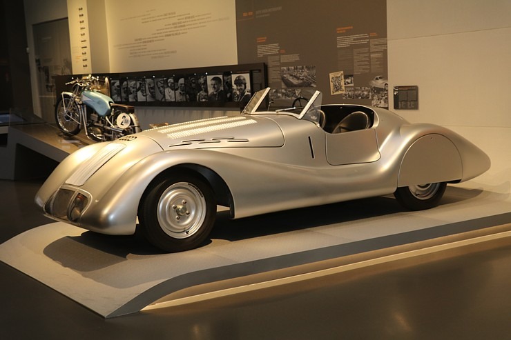 «August Horch Museum Zwickau»: zīmola «Audi» spēkrati piedalās Otrajā pasaules karā un sporta trasēs «August Horch Museum Zwickau»: zīmola «Audi» spēkrati piedalās Otrajā pasaules karā un sporta trasēs 305381