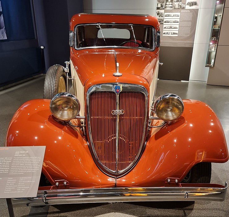 Te, Cvikavā, dzima zīmols «Audi», bet par to «August Horch Museum Zwickau» 305758