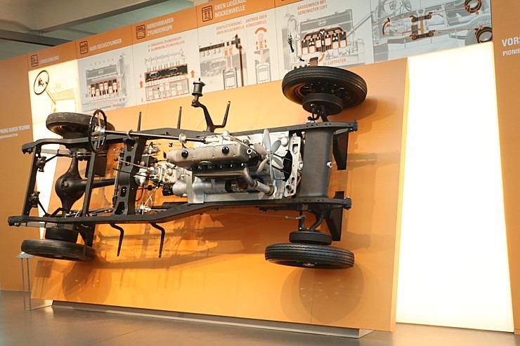 Te, Cvikavā, dzima zīmols «Audi», bet par to «August Horch Museum Zwickau» 305767