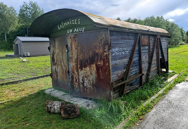 Ar elektrisko «Porsche Taycan Cross Turismo» apciemojam «Glamp Camp Ērgļi» un pop-up restorānu «Ērgļu stacija» Ar elektrisko «Porsche Taycan Cross Turismo» apciemojam «Glamp Camp Ērgļi» un pop-up restorānu «Ērgļu stacija» 306120