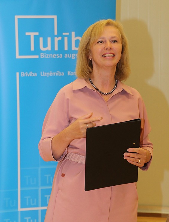 Biznesa augstskolā «Turība» tiek prezentēta nopietna un apjomīga grāmata «Tūrisms Latvijā cauri gadsimtiem» Biznesa augstskolā «Turība» tiek prezentēta nopietna un apjomīga grāmata «Tūrisms Latvijā cauri gadsimtiem» 306250