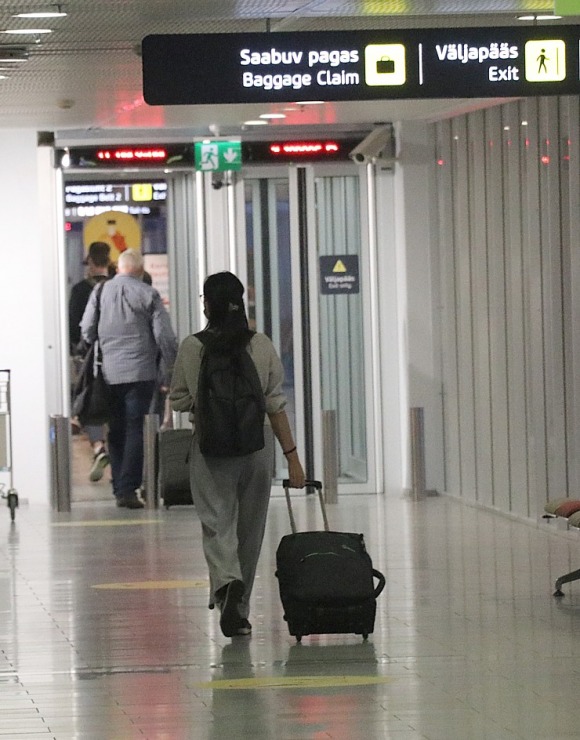 Travelnews.lv lido ar «airBaltic» no Rīgas uz Tallinu caur Helsinkiem biezās miglas dēļ 306913