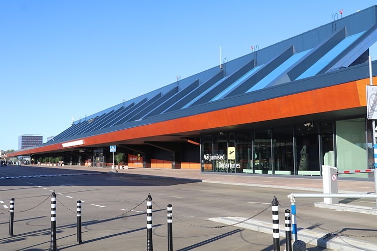 Travelnews.lv lido ar «airBaltic» no Rīgas uz Tallinu caur Helsinkiem biezās miglas dēļ 306920